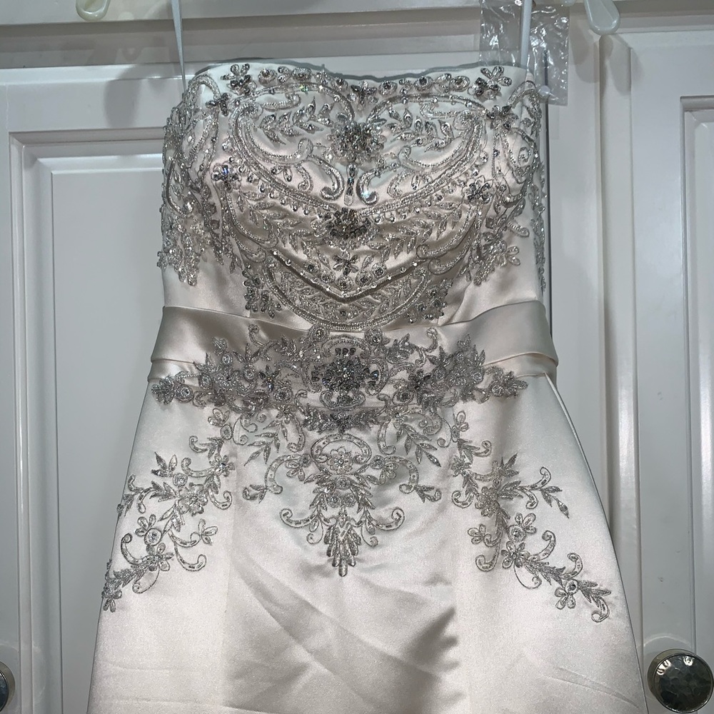 NWT!! Never Worn!! Casablanca Bridal. C1985